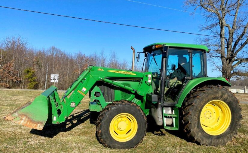 SOLD – Russell Perdue Farm Equipment Auction
