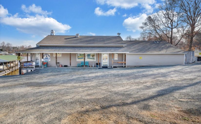 For Sale: Magnum Point Marina on Smith Mountain Lake