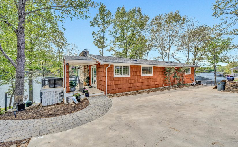 For Sale: 4 Bedroom, 3 Bath Home on Smith Mountain Lake