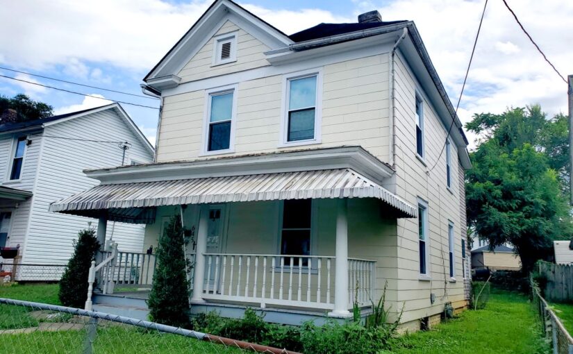 For Sale: Charming Two-Story with Great Potential – Ideal Home or Investment Opportunity!