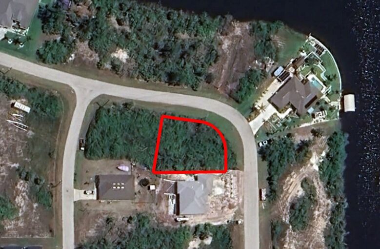 Auction Tract 15 – 10005 Kingsville Dr./14308 Fruitport Cir., Port Charlotte, FL 33981