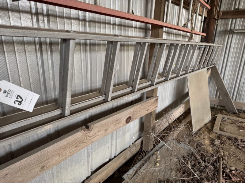 Lot 27: Aluminum extension ladder. 2-17’ ± pieces