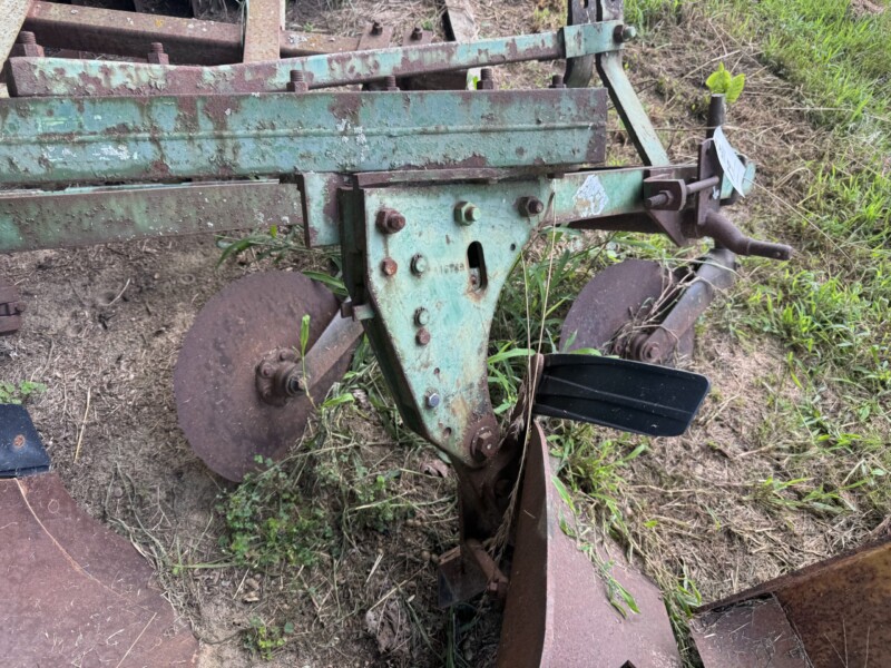 Lot 19: John Deere 4x16 bottom plow - 3 pt.